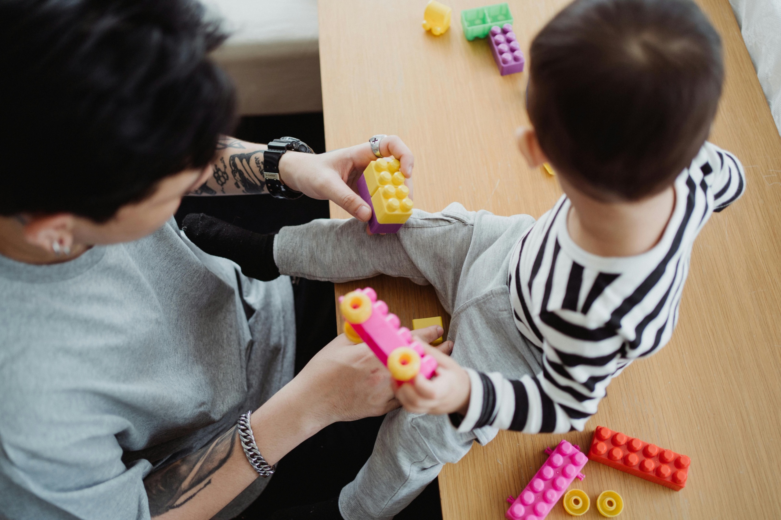Plastic-Concrete Link Together Building Blocks: Revolutionary Construction Innovation