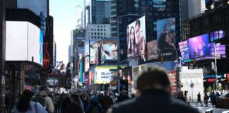 The Intersection of Location and Digital Marketing: A Strategic Perspective The Intersection of Location and Digital