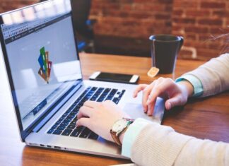 The Intersection of Digital Marketing and Financial Analysis: Leveraging Data for Better Strategies The Intersection of Digital Marketing and