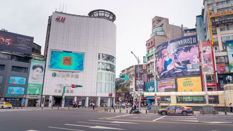 The Intersection of Fashion and Digital Marketing: A Guide to Branding and SEO