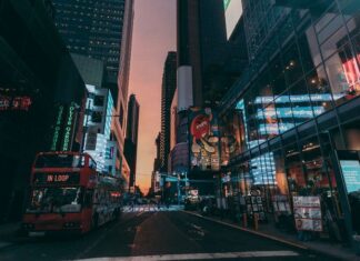 The Intersection of Digital Marketing and Entertainment: Lessons from Film Festivals The Intersection of Digital Marketing and